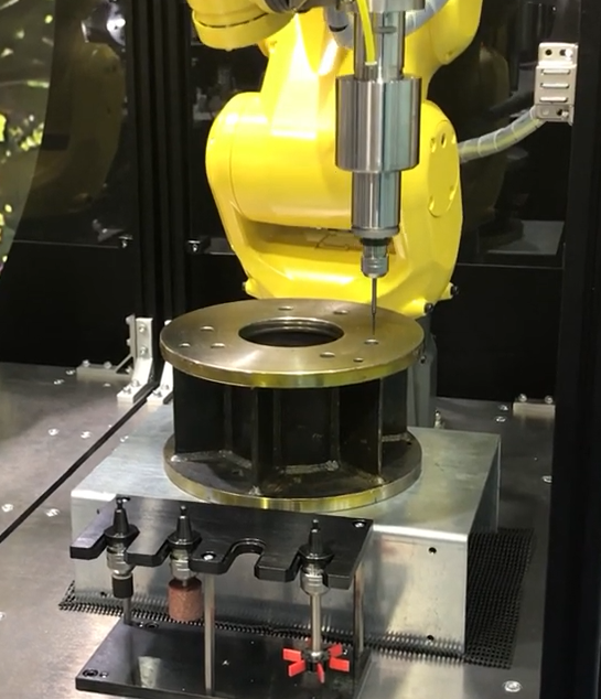 自动换刀<a href='gaosuzhuzhou.htm' class='keys' title='点击查看关于电主轴的相关信息' target='_blank'>电主轴</a>彩博888.jpg