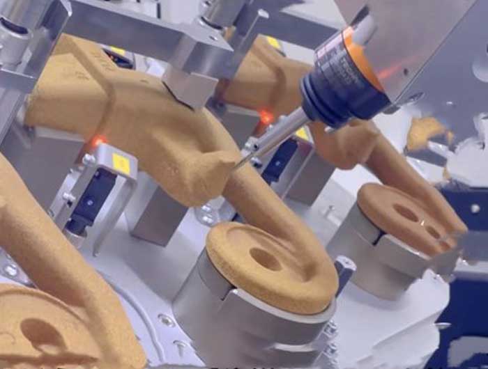 砂芯浮动去毛刺.jpg 砂芯浮动去毛刺.jpg