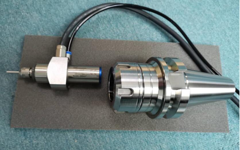 加工中心加装<a href='/zouxinjigaopinx.htm' class='keys' title='点击查看关于高频铣的相关信息' target='_blank'>高频铣</a>彩博888.jpg