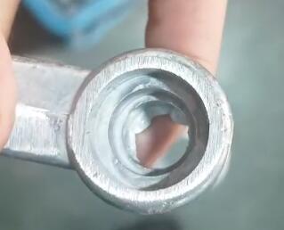 架子鼓去飞边毛刺.jpg 架子鼓去飞边毛刺.jpg