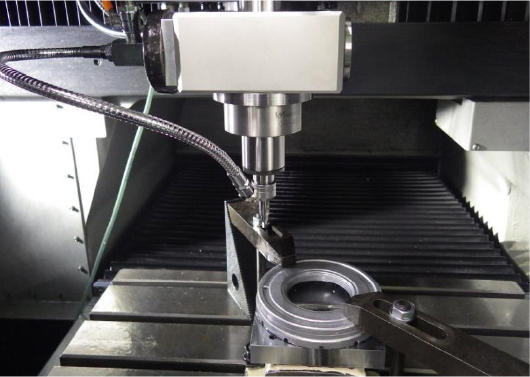 钻孔<a href='gaosuzhuzhou.htm' class='keys' title='点击查看关于电主轴的相关信息' target='_blank'>电主轴</a>.jpg