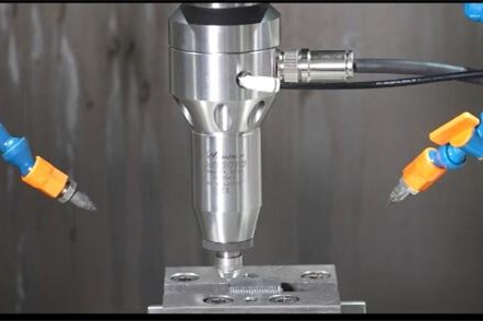 加工中心增速刀柄钻微孔.jpg